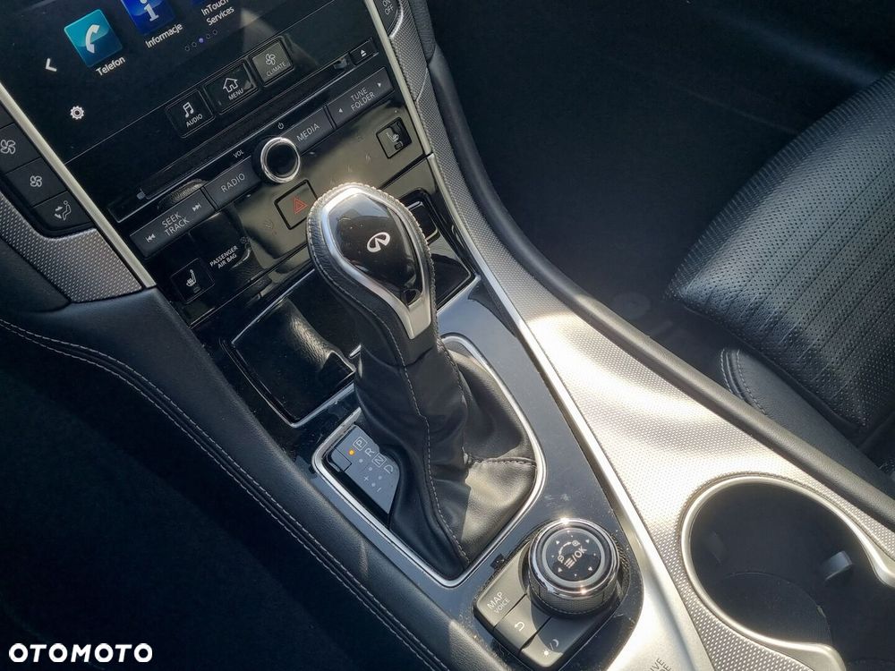 Infiniti Q50 2.0t Sport Tech - 24