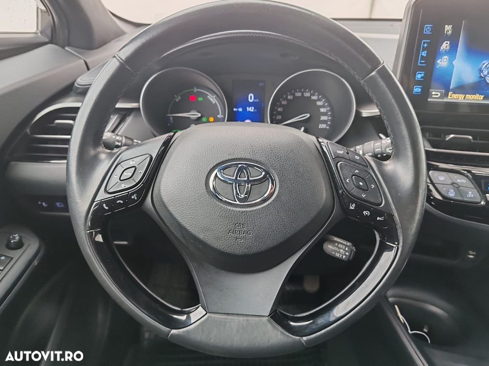 Toyota C-HR - 11
