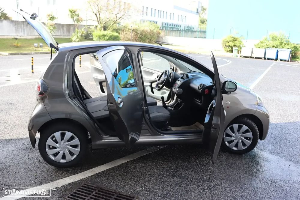 Toyota Aygo Connect - 38