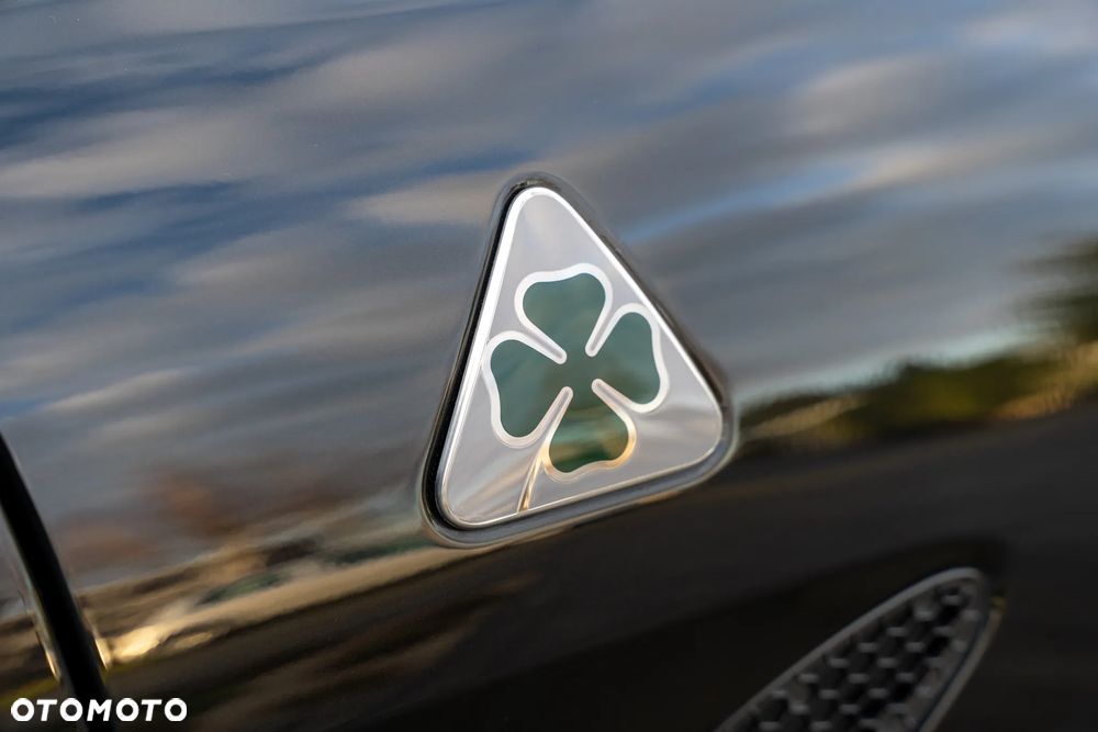 Alfa Romeo Giulia 2.9 V6 Bi-Turbo AT8 Quadrifoglio - 11