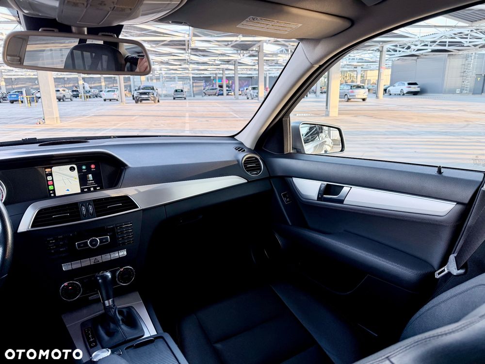 Mercedes-Benz Klasa C 220 CDI DPF BlueEFFICIENCY 7G-TRONIC Avantgarde Edition - 17