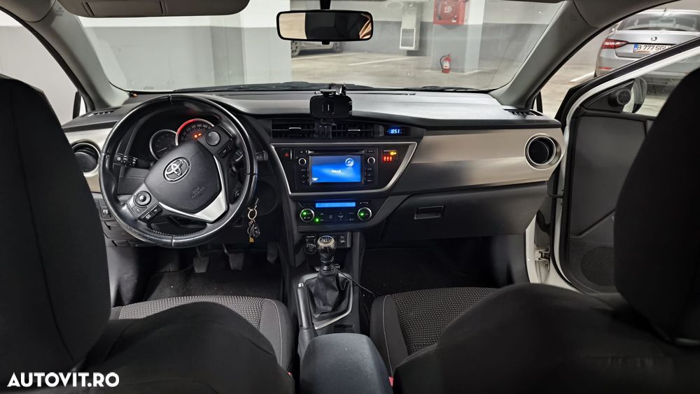 Toyota Auris 1.4 D-4D Terra - 4