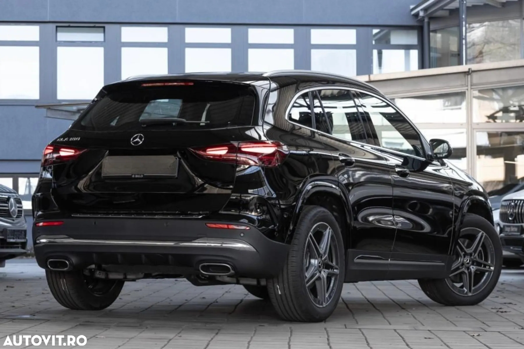 Mercedes-Benz GLA 180 7G-DCT AMG Line Advanced Plus - 3