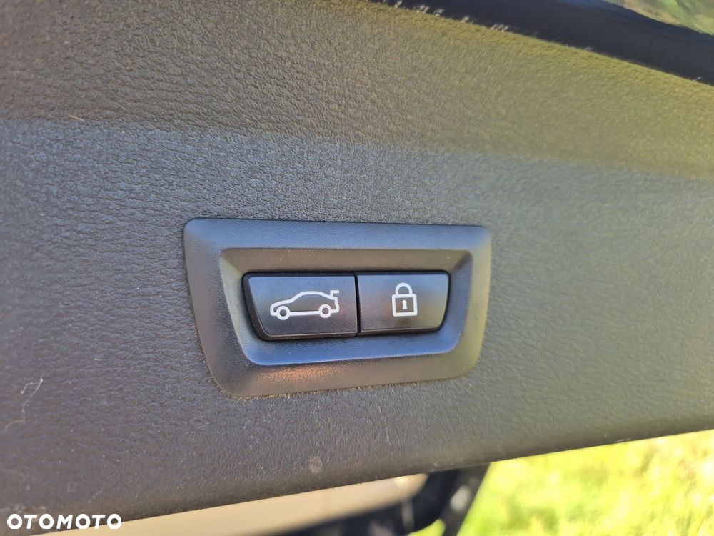 BMW X1 xDrive20d xLine sport - 38