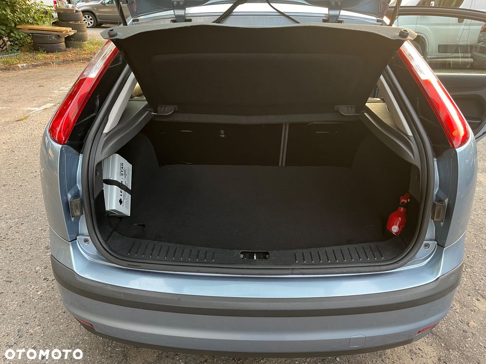 Ford Focus 1.6 Trend - 19
