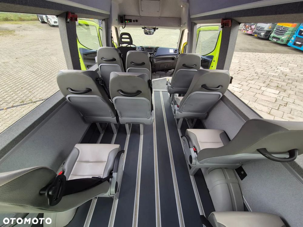 Iveco Daily 35S120 Hi-Matic / MIKROBUS / AUTOBUS / 10 MIEJSC / OD PIERWSZEGO WŁ. / STAN DOBRY / WEBASTO / KLIMATYZACJA - 29