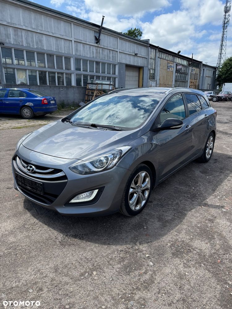 Hyundai i30 blue 1.6 CRDi Style - 1
