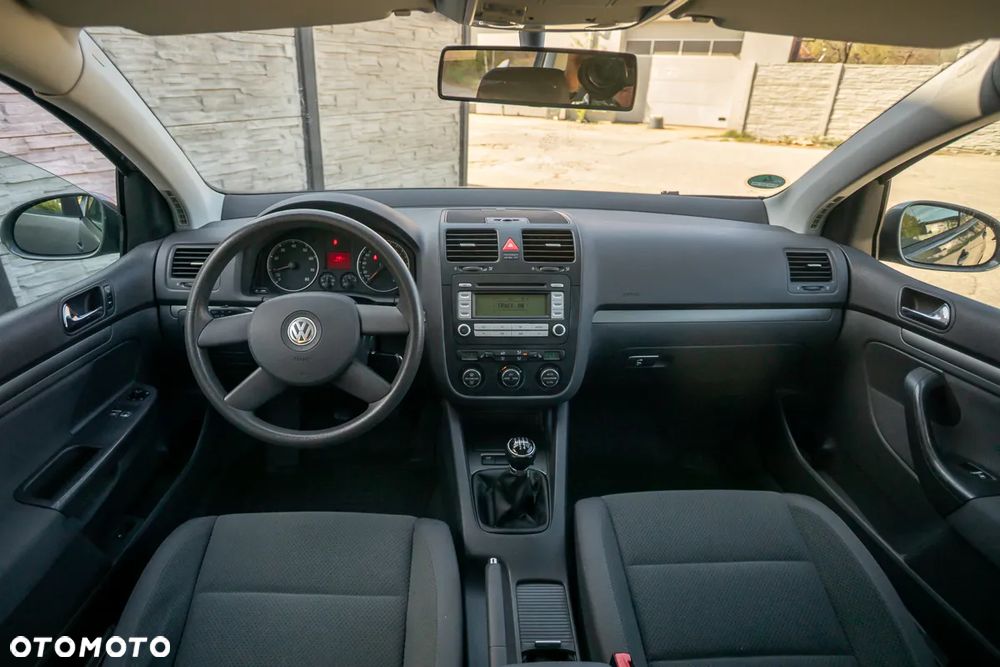 Volkswagen Golf 1.6 Comfortline - 26