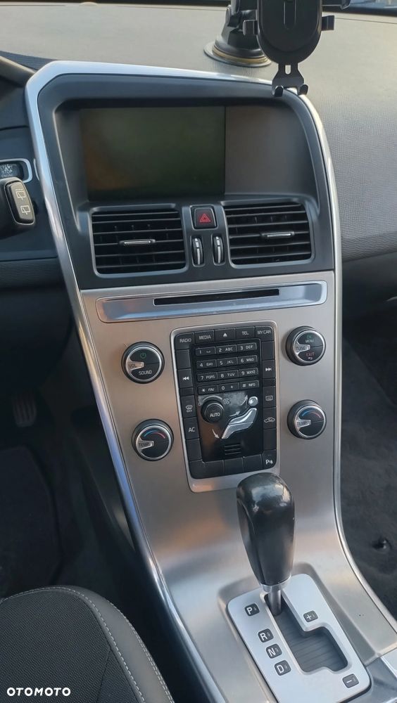 Volvo XC 60 D3 Momentum - 25