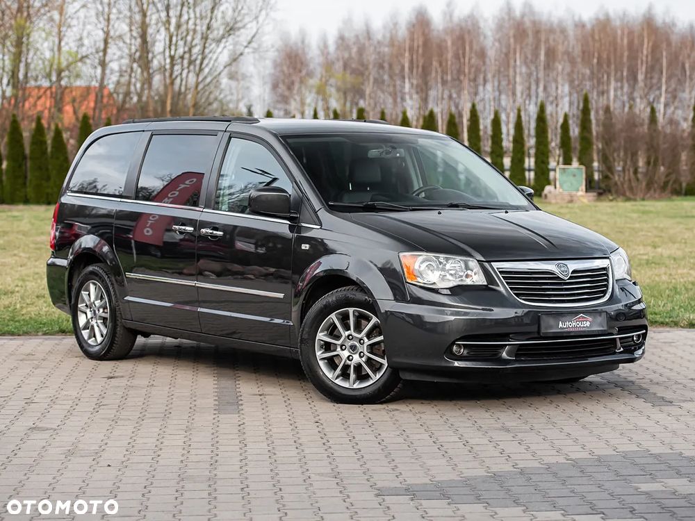 Lancia Voyager 3.6 Platinum - 2