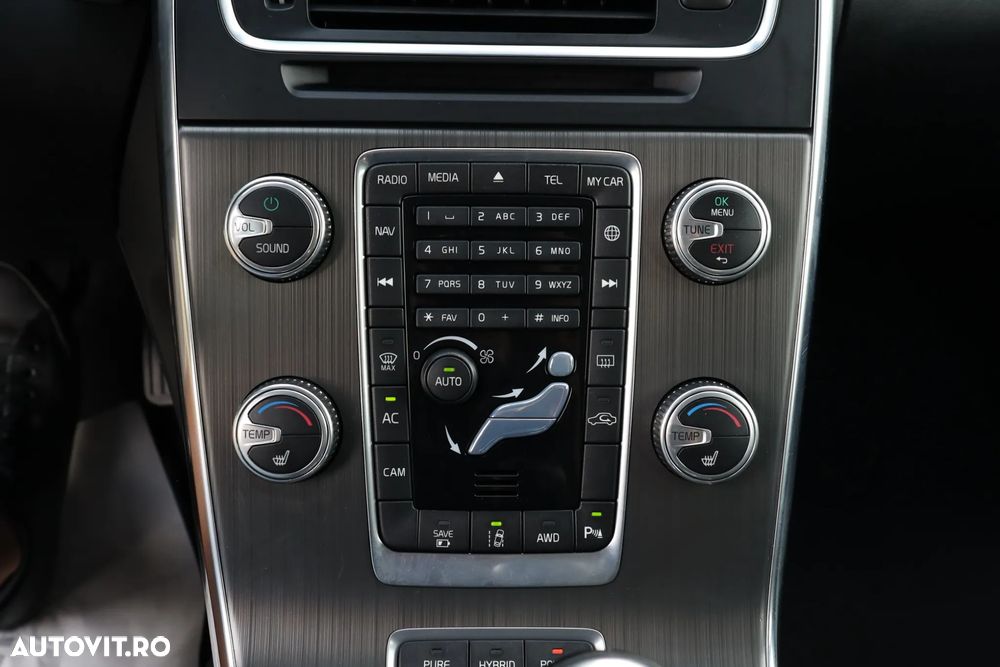 Volvo V60 D6 Plug-In-Hybrid AWD Geartronic Momentum - 32