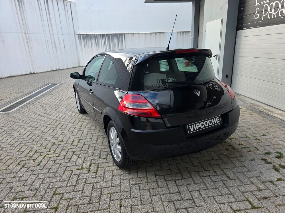 Renault Megane Van - 11