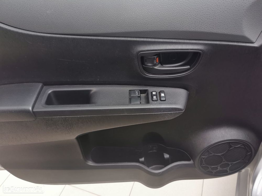 Toyota Yaris 1.0 VVT-i ACtive+AC - 24