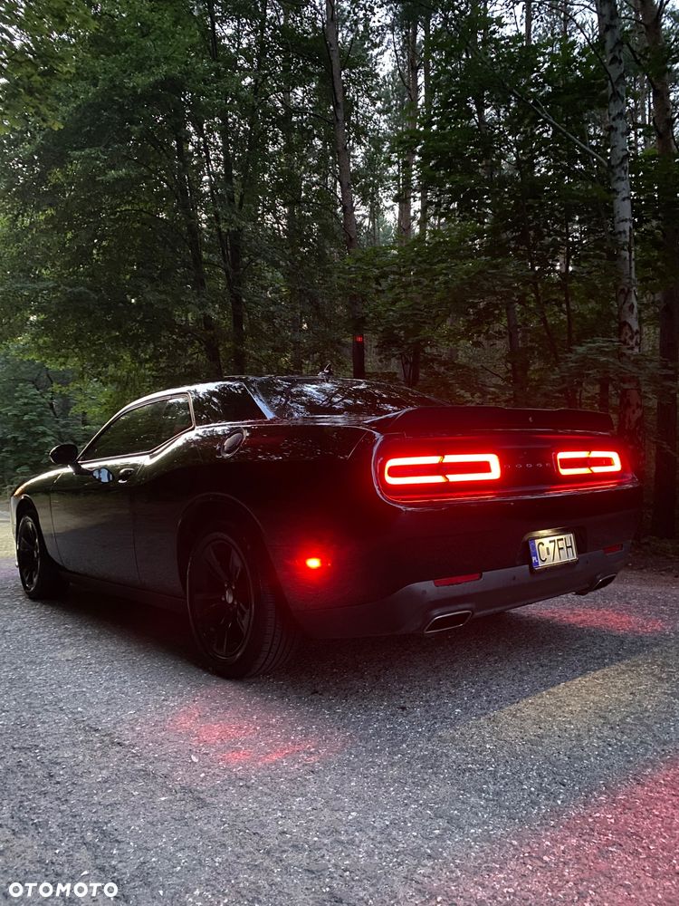 Dodge Challenger - 4