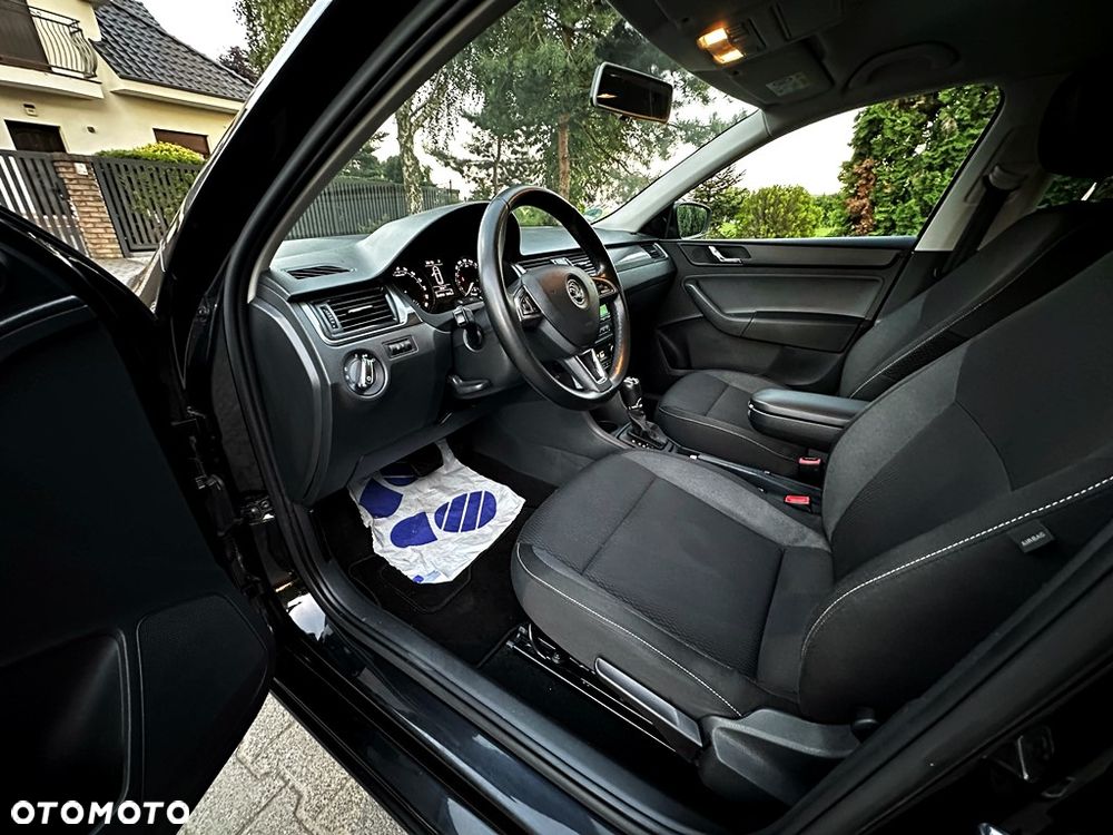Skoda RAPID 1.6 TDI DSG Drive - 5