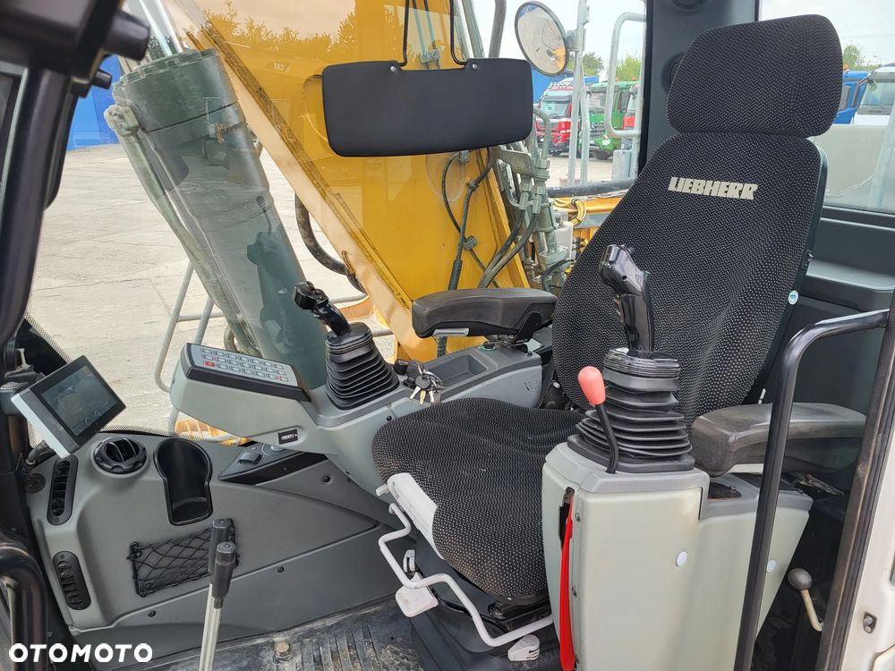 Liebherr R 922 LC z Niemiec - 7