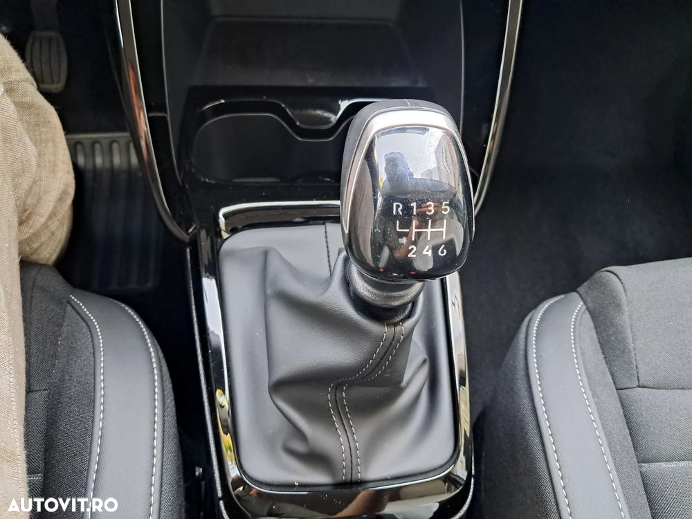Citroën C3 1.2 PureTech 100 S&S BVM6 MAX - 16