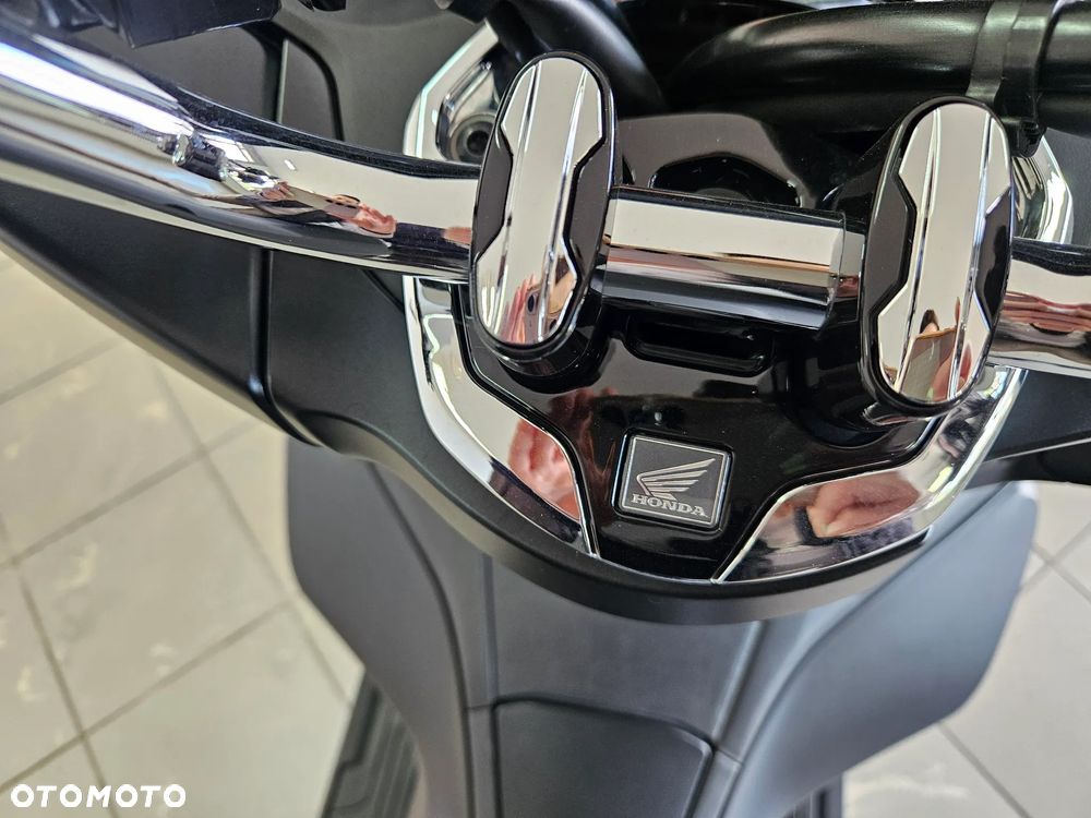 Honda PCX - 12