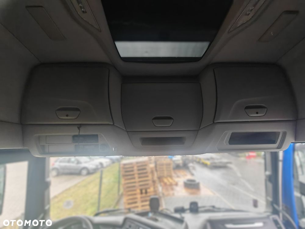 PÓŁKA GÓRNA SCHOWKI KONSOLA KABINY IVECO S WAY - 2