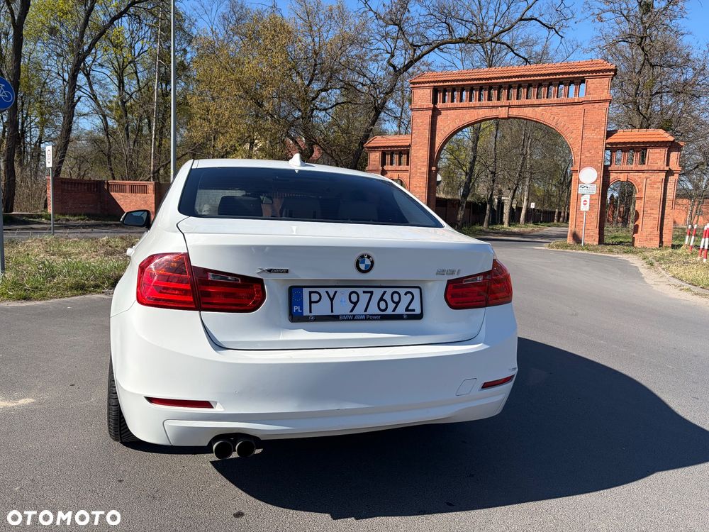BMW Seria 3 328i xDrive - 5