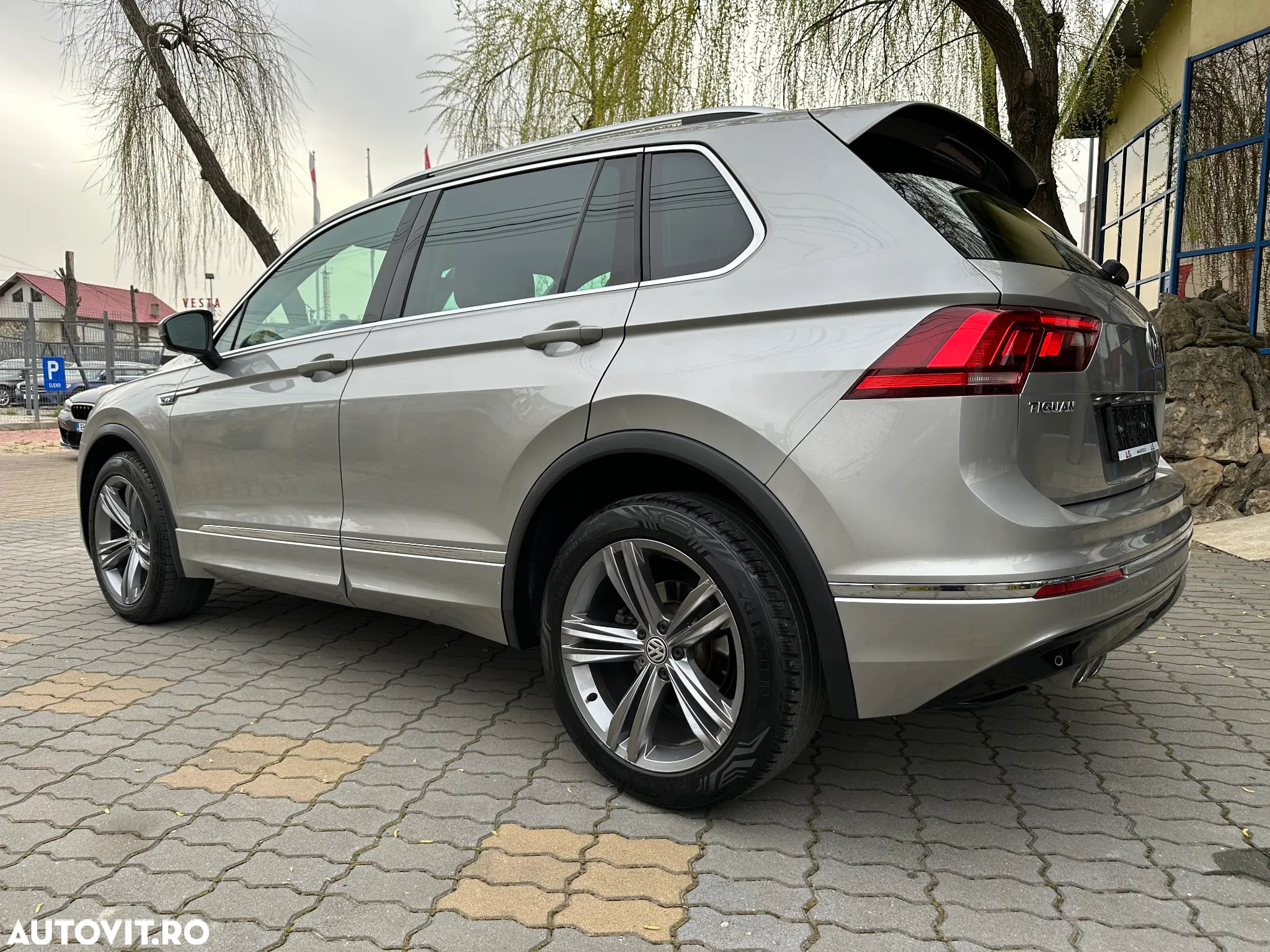 Volkswagen Tiguan 2.0 TDI SCR 4MOTION DSG R-Line - 15