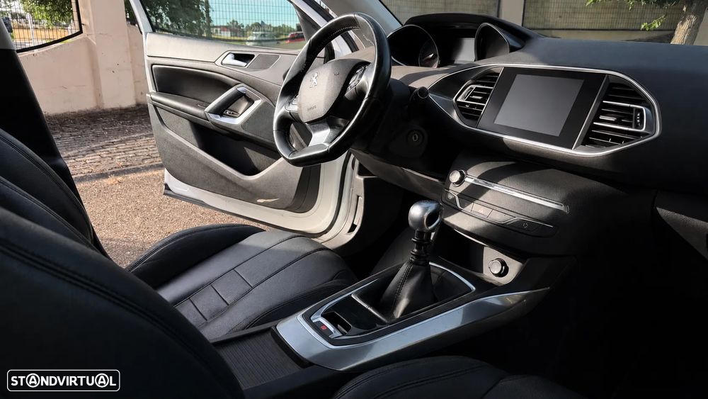 Peugeot 308 SW PureTech 130 Stop & Start Allure - 10