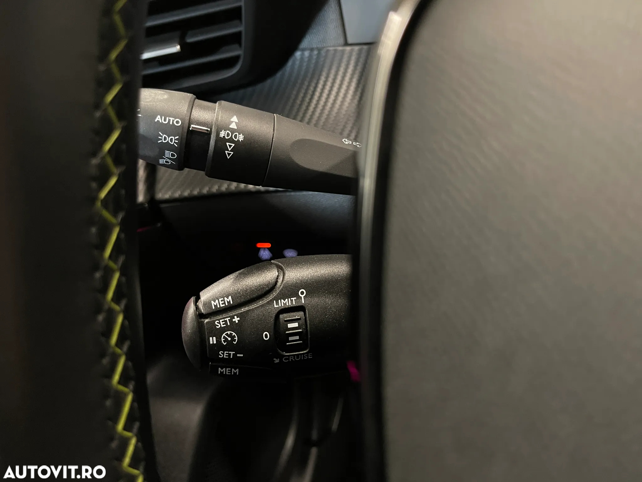 Peugeot 2008 1.2 PureTech BVM6 STT GT - 29