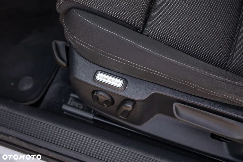 Volkswagen Passat 2.0 TDI BMT Highline DSG7 - 26