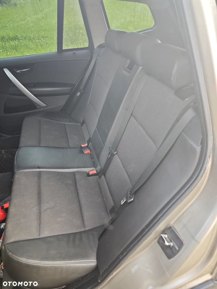 BMW X3 2.0i - 8