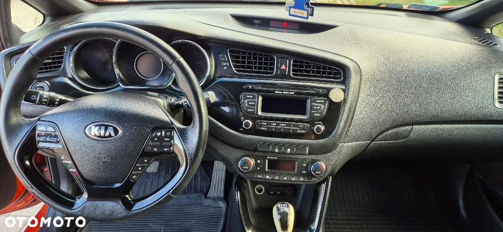 Kia Ceed Cee'd 1.6 GDI L - 16