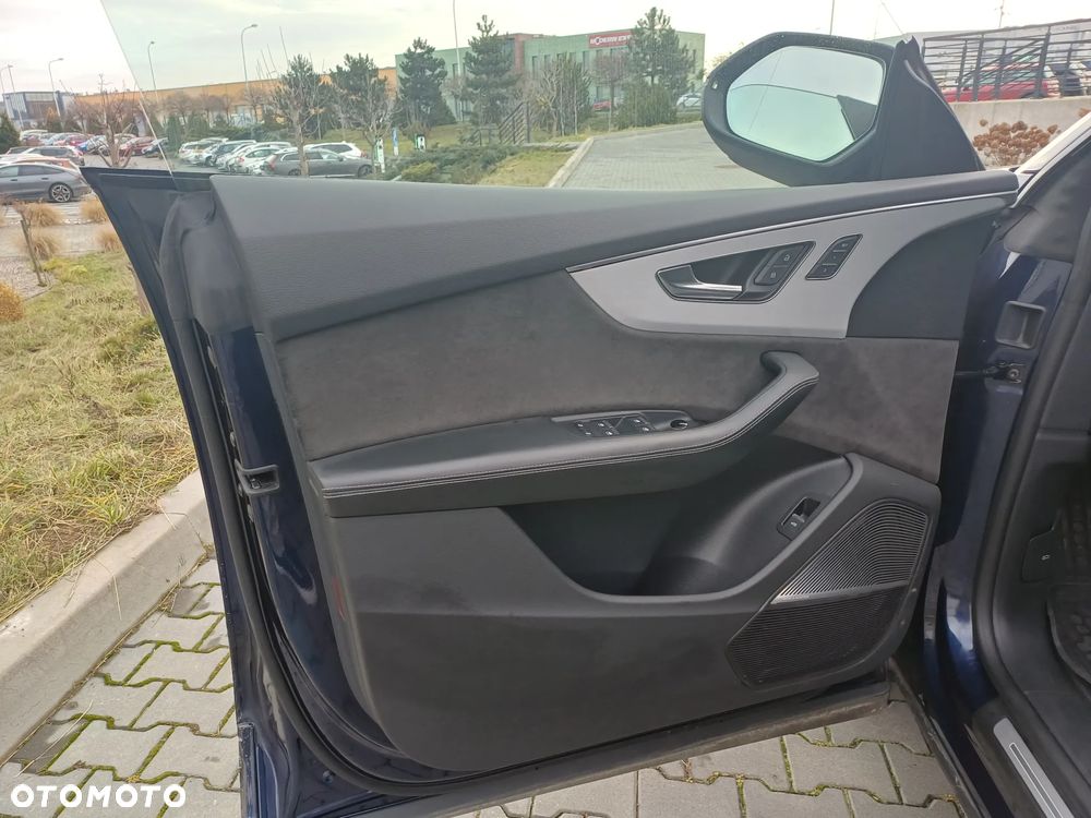 Audi SQ8 - 16