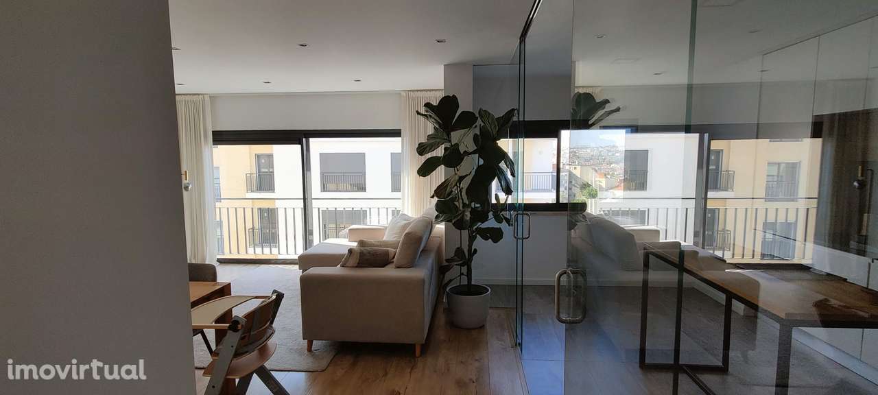 Apartamento T2 Semi-Novo na Urbanização Atalaia - Grande imagem: 2/35
