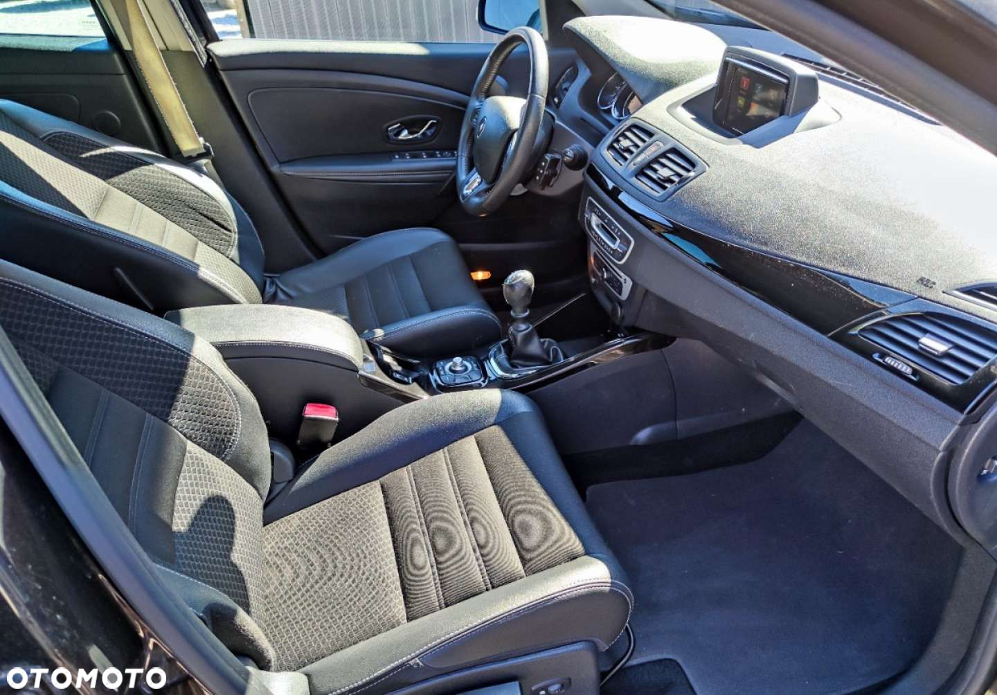 Renault Megane Grandtour ENERGY TCe 130 Start & Stop Bose Edition - 24