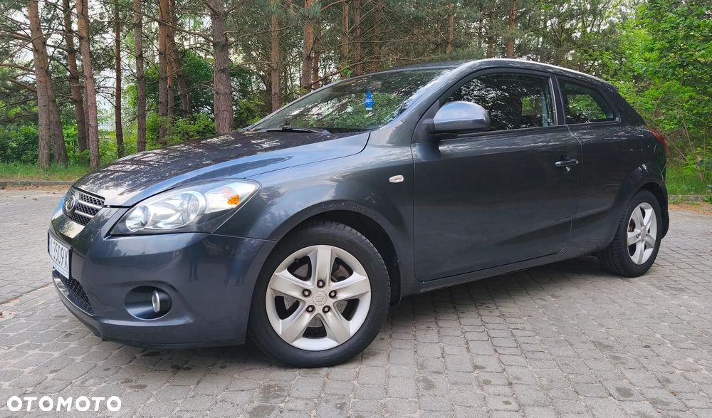 Kia Ceed 1.6 Crdi Comfort + - 1