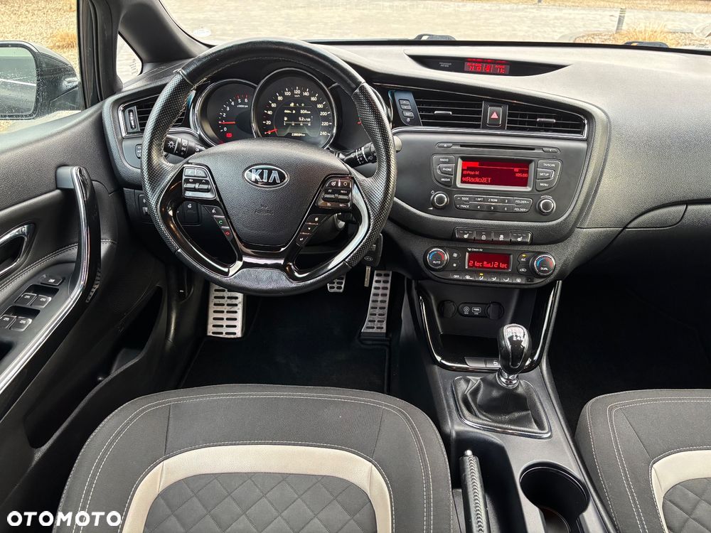 Kia Ceed 1.6 CRDi 136 ISG GT Line - 6