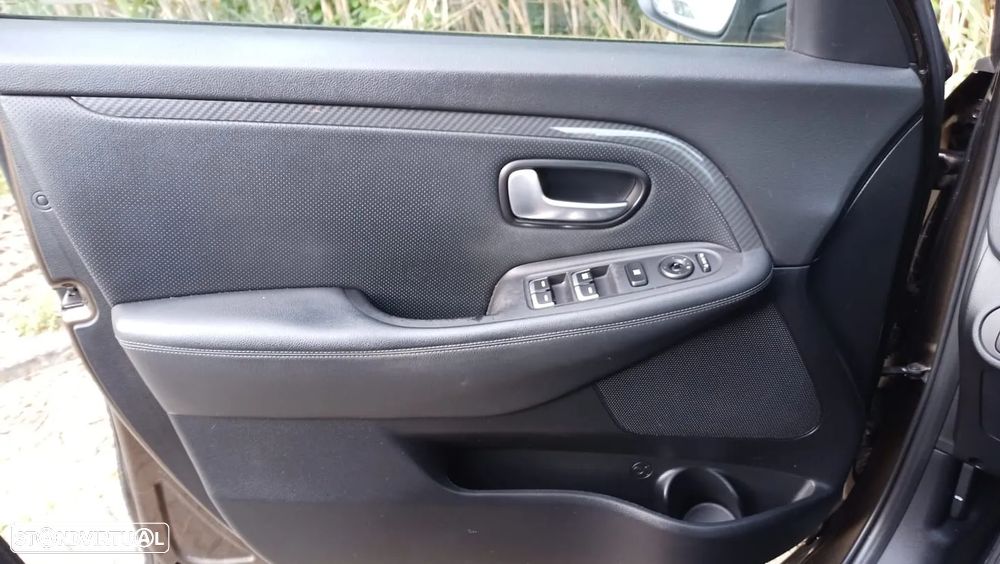 Kia Carens 1.7 CRDi ISG EX - 12