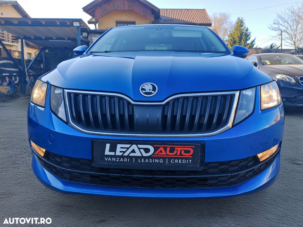 Skoda Octavia 1.6 TDI DSG Style - 1