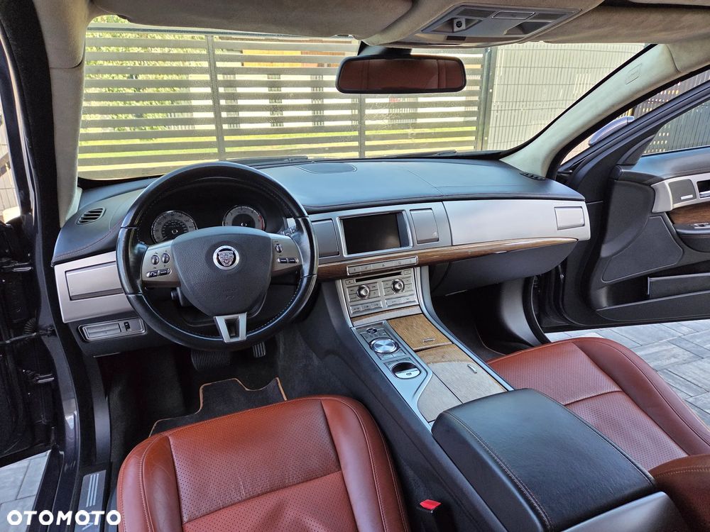 Jaguar XF 3.0 V6 S - 33