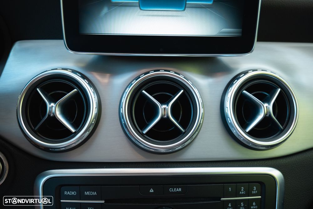 Mercedes-Benz GLA 220 CDi AMG Line 4-Matic - 33