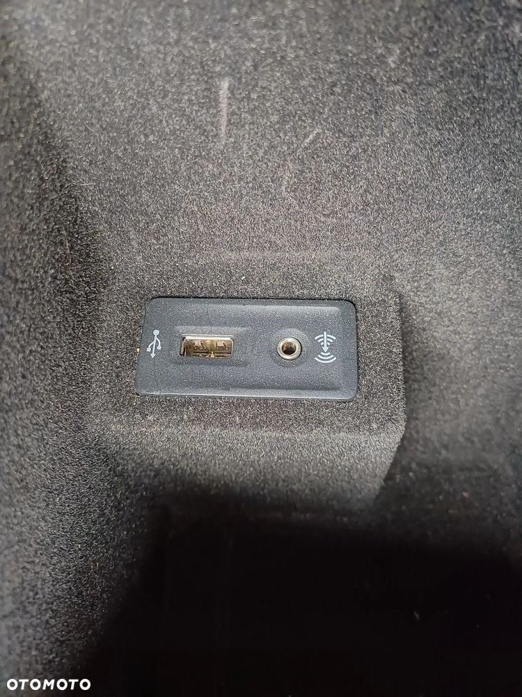 Volkswagen Passat - 27