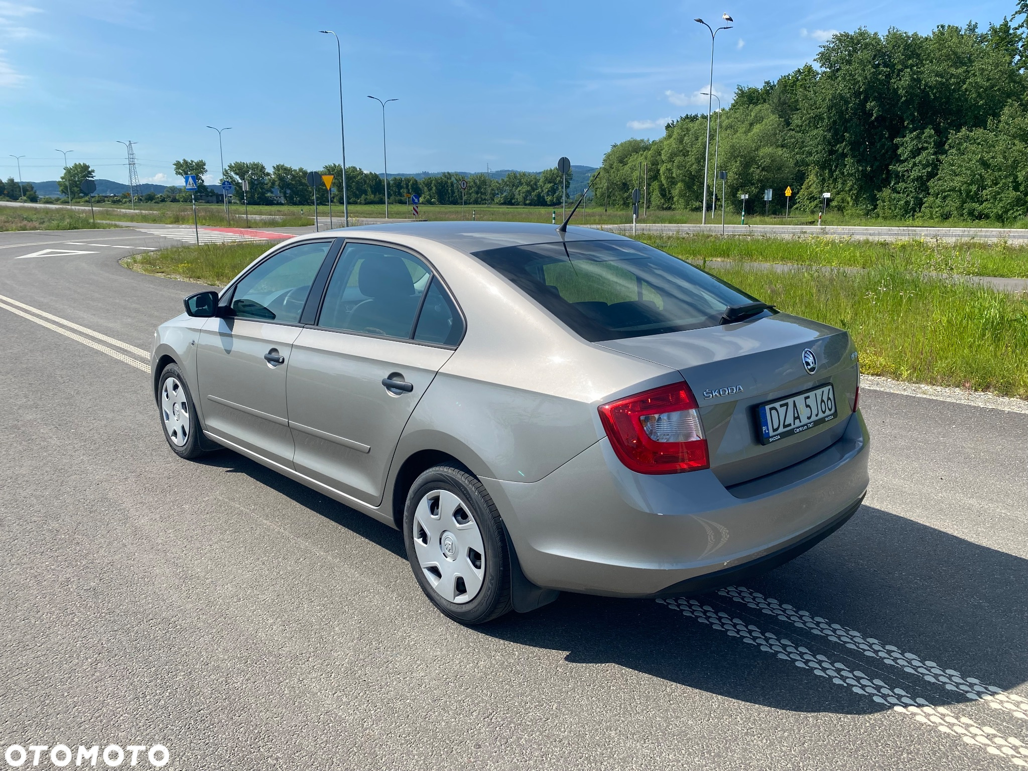 Skoda RAPID 1.2 TSI Active - 4