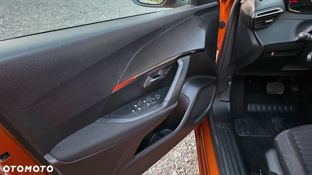 Peugeot 2008 PureTech 130 EAT8 Active Pack - 38