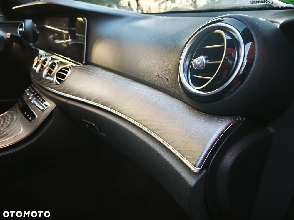 Mercedes-Benz Klasa E - 17