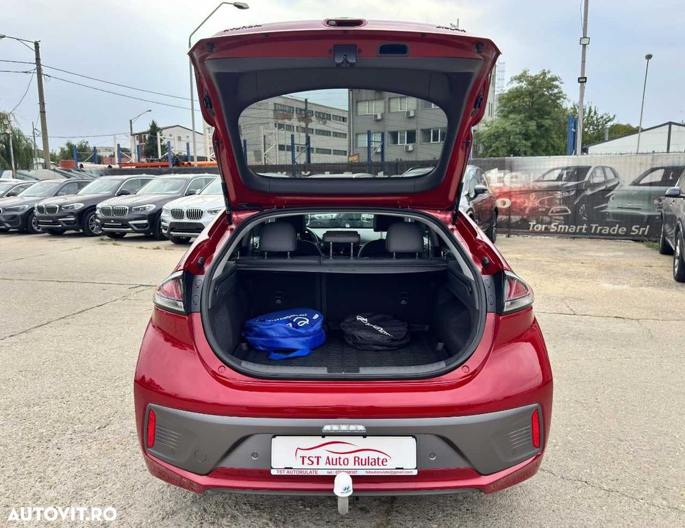 Hyundai IONIQ - 13