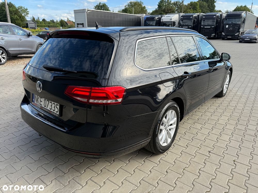 Volkswagen Passat 2.0 TDI SCR Comfortline - 9