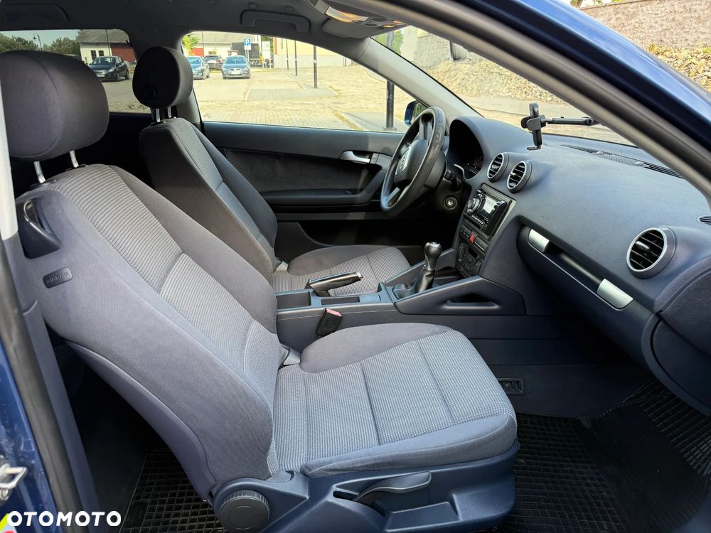 Audi A3 3-drzwiowe 1.6 Ambiente - 22