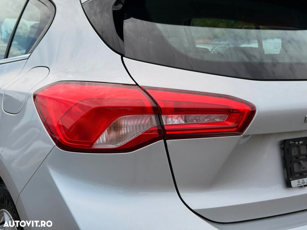 Ford Focus 1.0 EcoBoost Active Business - 32