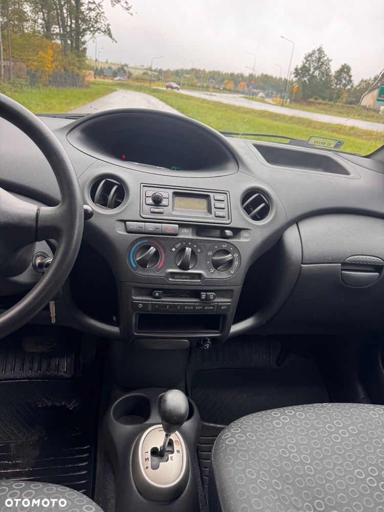 Toyota Yaris 1.0 Terra MM - 20