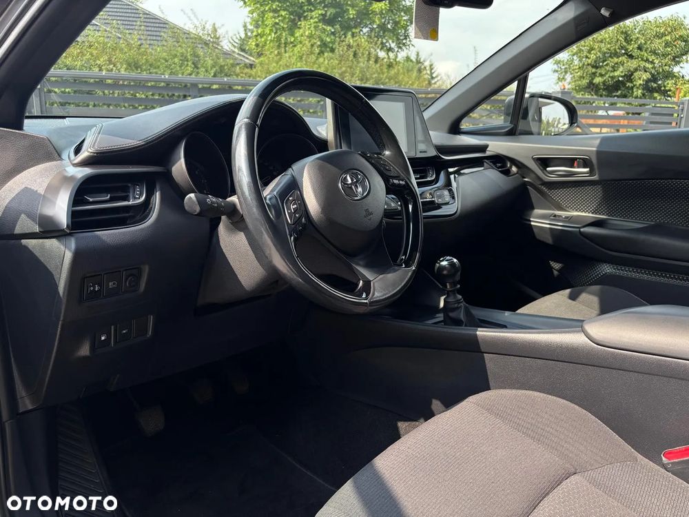 Toyota C-HR 1.2 T Premium - 24