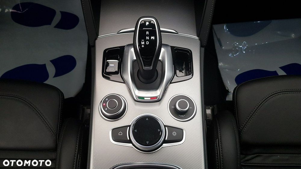 Alfa Romeo Stelvio - 31